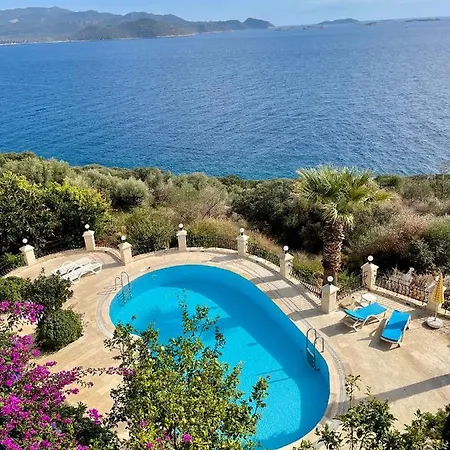 Romantic Pool Overlooking The Islands Villa